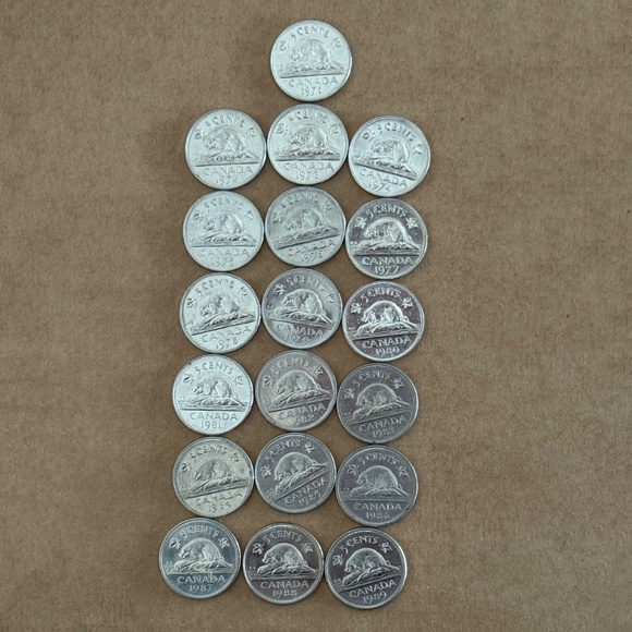 2 complete sets of 1971-1989 Canada Nickels - Picture 3 of 4